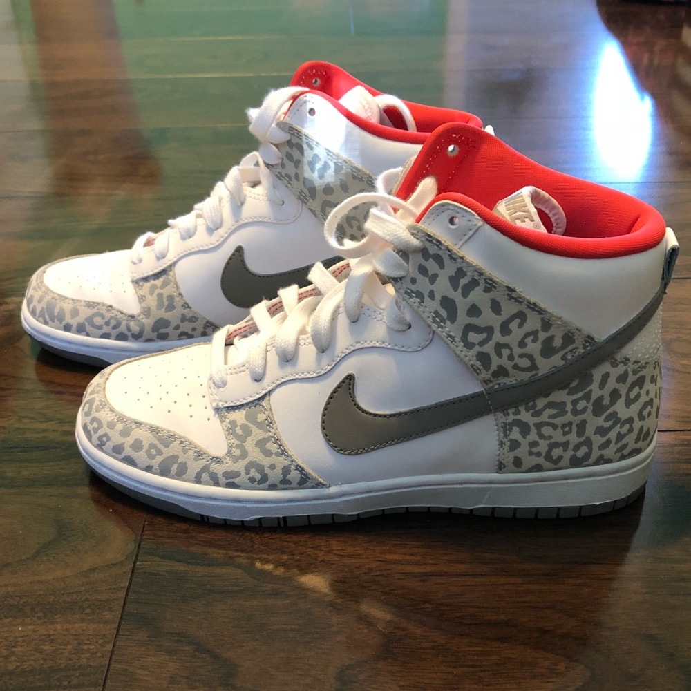 NIKE women’s high tops!